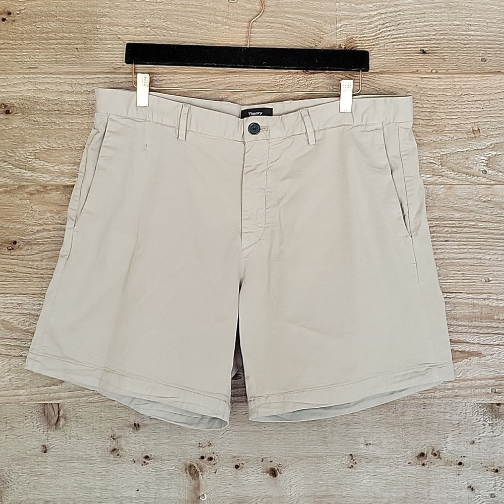 Theory Zaine Size 36 7" Inseam Shorts in Tapir NWT